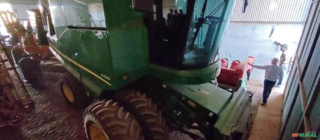 Imagem Colheitadeira John Deere S440 Imagem Colheitadeira John Deere S440