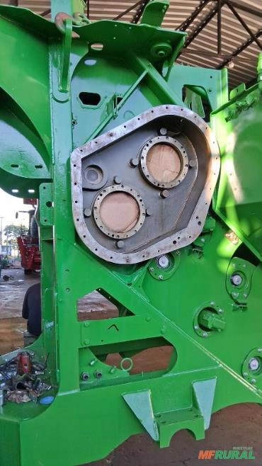 Colhedora de Cana JOHN DEERE 3520 – Ano 2015 - REFORMADA 100% Imagem Colhedora de Cana JOHN DEERE 3520 – Ano 2015 - REFORMADA 100%