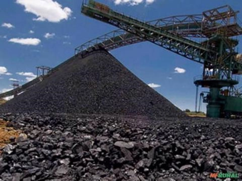 Procuro área para exploração de minério de ferro Imagem Procuro área para exploração de minério de ferro