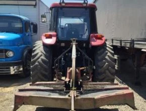 Trator Case 2021 4x4 com com Implemento Agrícola - Roçadeira