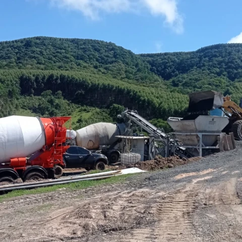 Locação de Usina Móvel de concreto