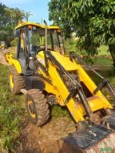 Retroescavadeira JCB