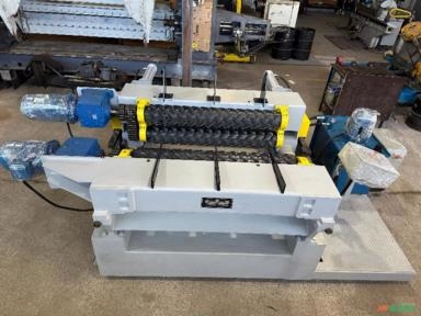 ARREDONDADOR/DESCASCADOR DE TORAS PICOLOTO MODELO 5AT14 Imagem ARREDONDADOR/DESCASCADOR DE TORAS PICOLOTO MODELO 5AT14