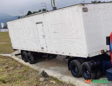 Carreta Reboque Baú Randon - Dois Eixos de 13,3mts de comprimento