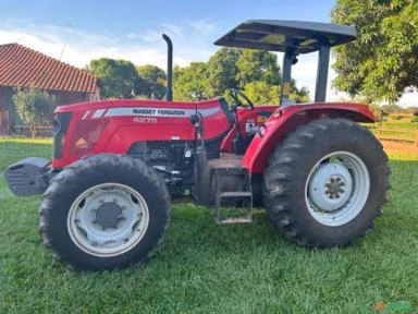 Trator MF modelo 4275 plataformado ano 2013 único dono, 4300 hrs