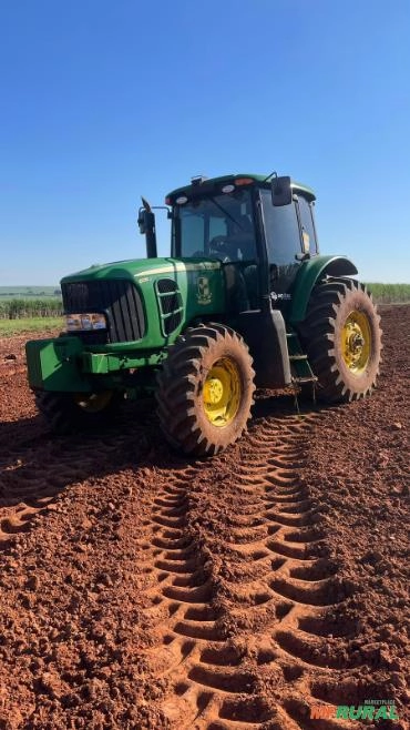Trator John deere 6135j Ano 2017/17 apenas 5.000horas Imagem Trator John deere 6135j Ano 2017/17 apenas 5.000horas