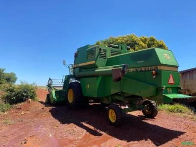 Colheitadeira John Deere 1165