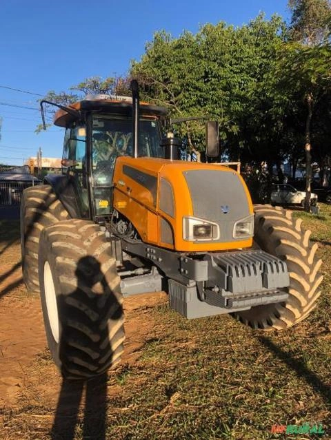 Imagem Valtra BH 180 (4x4) 180 cv Imagem Valtra BH 180 (4x4) 180 cv