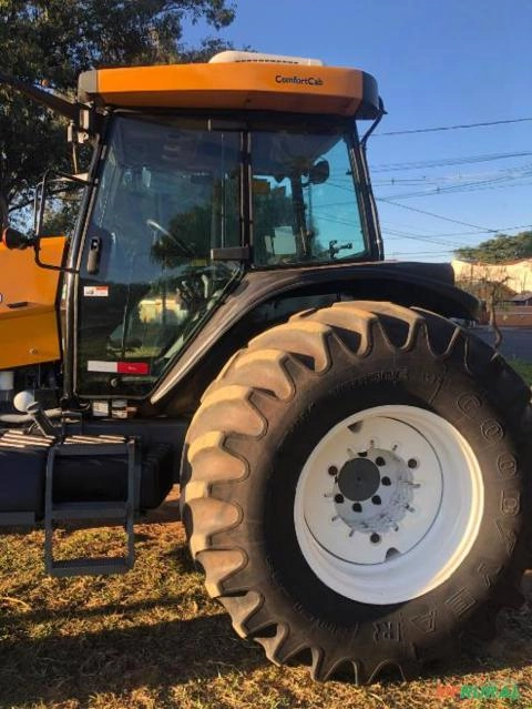 Imagem Valtra BH 180 (4x4) 180 cv Imagem Valtra BH 180 (4x4) 180 cv