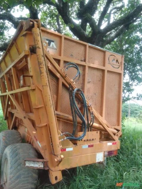 Transbordo Canavieiro 14 toneladas Imagem Transbordo Canavieiro 14 toneladas