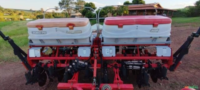 Imagem Plantadeira Jumil 3060 - 8 linhas - Ano 2014 Imagem Plantadeira Jumil 3060 - 8 linhas - Ano 2014