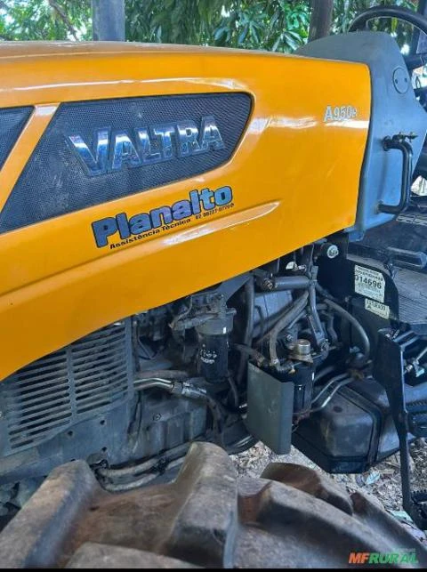 Trator Valtra A 950 R com 1044.9 Horas