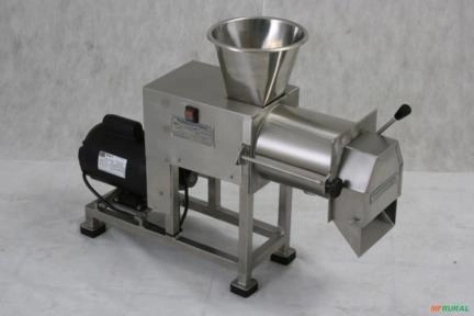 DESPOLPADEIRA DE FRUTAS 100 KILOS Imagem DESPOLPADEIRA DE FRUTAS 100 KILOS