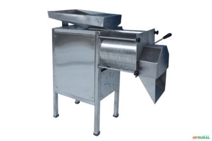 DESPOLPADEIRA DE FRUTAS 700 KILOS Imagem DESPOLPADEIRA DE FRUTAS 700 KILOS