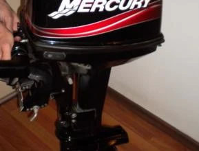 Motor de Popa Mercury 8-HP