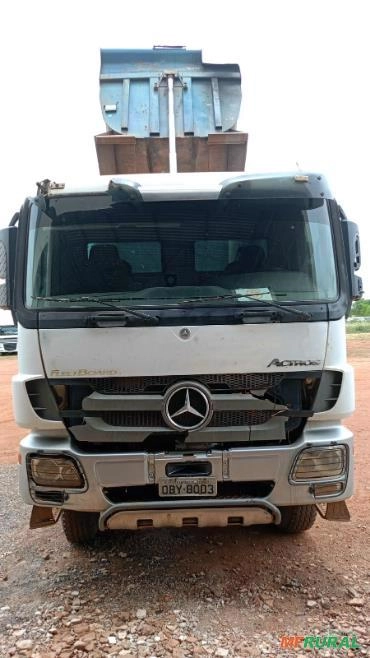 Imagem Caminhão Mercedes Actros 4844 - ANO 2001 Imagem Caminhão Mercedes Actros 4844 - ANO 2001