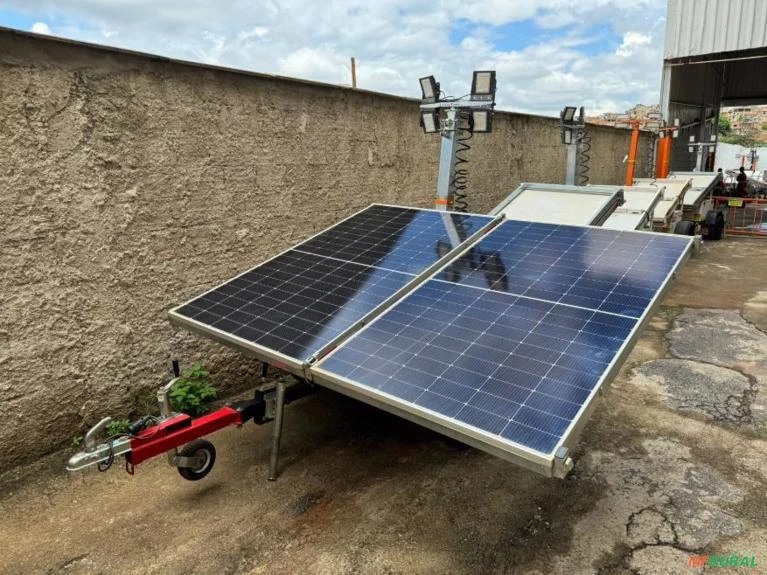 TORRE DE ILUMINAÇÃO SOLAR FOTOVOLTAICA