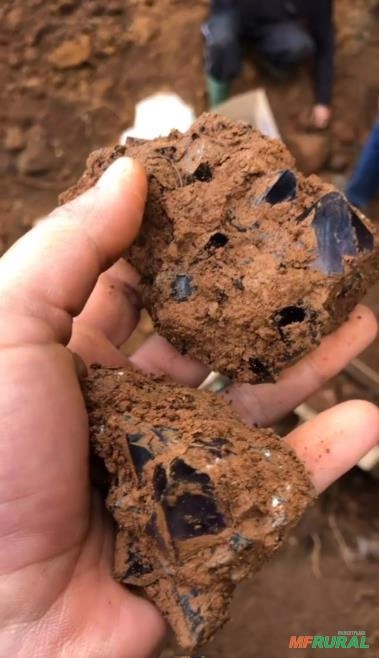 Busco parceiro para extração de Ametistas Luva Imagem Busco parceiro para extração de Ametistas Luva