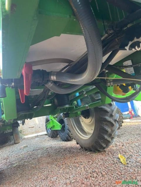 Imagem Pulverizador de Arrasto Imagem Pulverizador de Arrasto