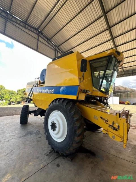 COLHEITADEIRA NEW HOLLAND TC 5090 ANO 2012