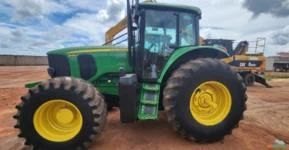 TRATOR AGRÍCOLA JOHN DEERE 6145J - ANO 2013 - 9.800H