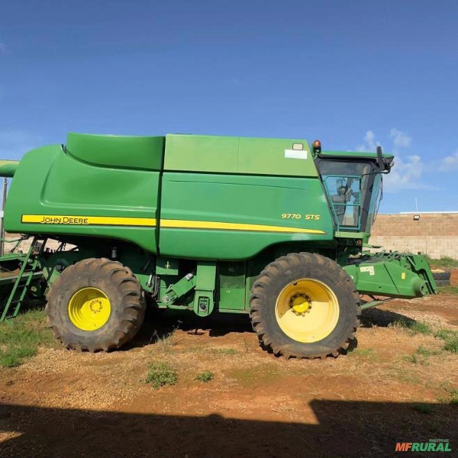 Colheitadeira John Deere  Modelo: STS 9770 Imagem Colheitadeira John Deere  Modelo: STS 9770