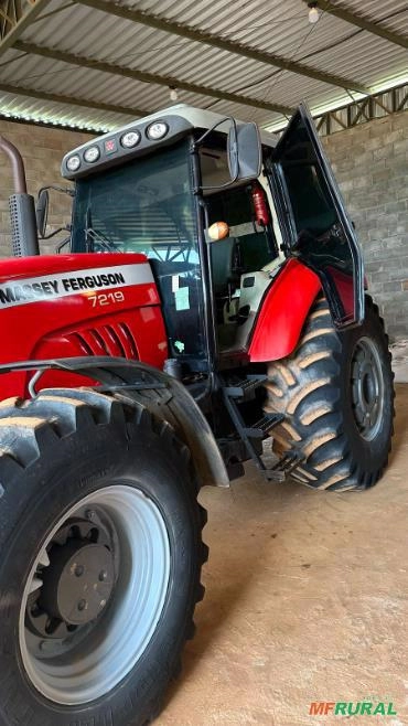 Imagem Trator Agrícola Cabinado Massey Ferguson 7219 Imagem Trator Agrícola Cabinado Massey Ferguson 7219