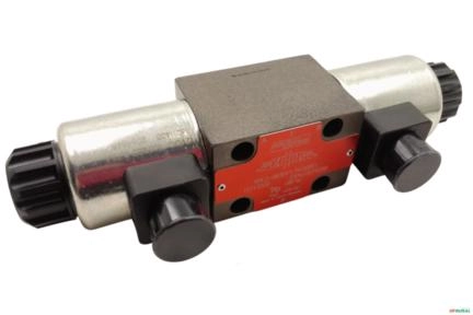 Valvula Direcional Eletrico (cetop) - Argo-Hytos RPE3-063H11/01200E1 Imagem Valvula Direcional Eletrico (cetop) - Argo-Hytos RPE3-063H11/01200E1