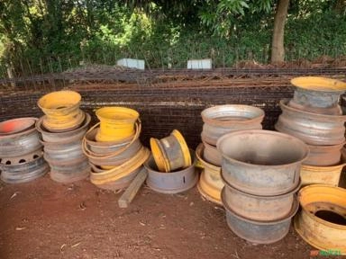 Lote com Rodas de mini carregadeira e caminhão - 50 Rodas Imagem Lote com Rodas de mini carregadeira e caminhão - 50 Rodas