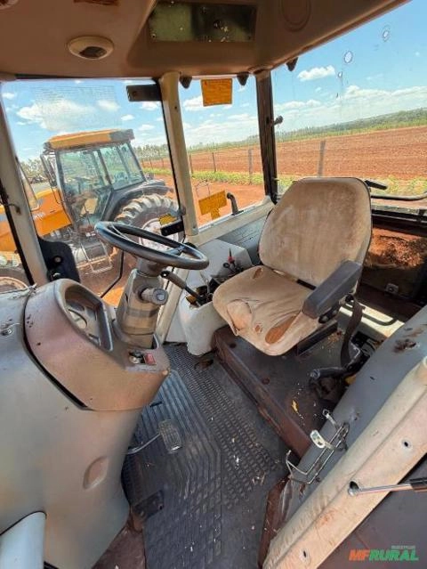 Imagem Trator Valtra BH 180 Imagem Trator Valtra BH 180