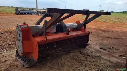 TRITURADOR FLORESTAL HIMEV HP 240 ECOTRITUS Imagem TRITURADOR FLORESTAL HIMEV HP 240 ECOTRITUS