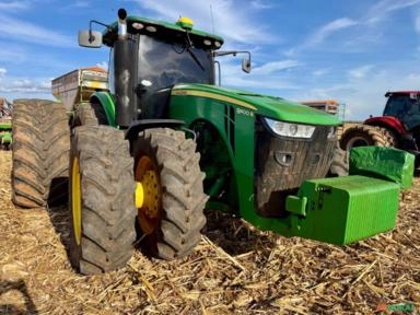 Trator John Deere 8400R Imagem Trator John Deere 8400R