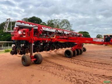 Plantadeira Jumil TERRA EXACTA 8090 PD Imagem Plantadeira Jumil TERRA EXACTA 8090 PD