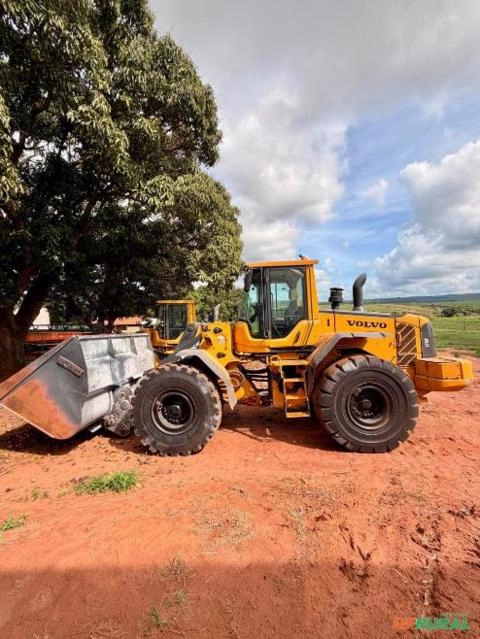 Pá carregadeira VOLVO L120F Imagem Pá carregadeira VOLVO L120F