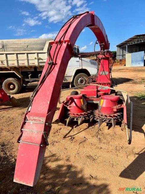 Forrageira Nogueira FTN 1600 SEMI-NOVA Ano 2023 Imagem Forrageira Nogueira FTN 1600 SEMI-NOVA Ano 2023