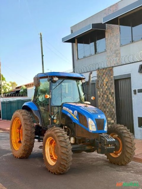 Trator New Holland TL 5.100 Imagem Trator New Holland TL 5.100