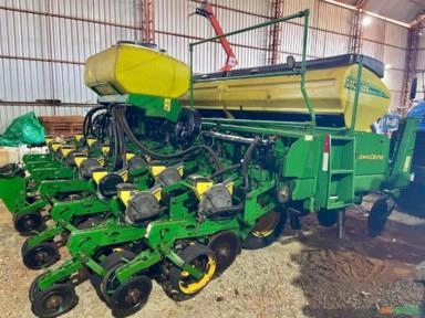 Plantadeira John Deere 2113 CCS Ano 2013 Imagem Plantadeira John Deere 2113 CCS Ano 2013