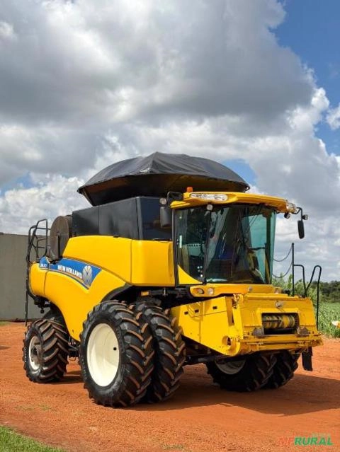 Colheitadeira New Holland CR 6.80 Imagem Colheitadeira New Holland CR 6.80