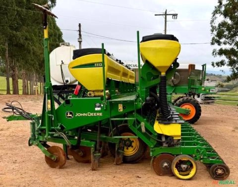 Plantadeira John Deere 1113 (à vácuo) Imagem Plantadeira John Deere 1113 (à vácuo)