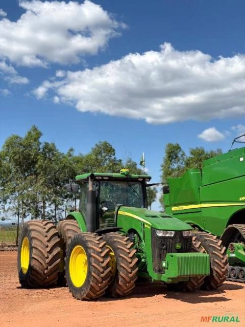 Trator John Deere 8400R Imagem Trator John Deere 8400R