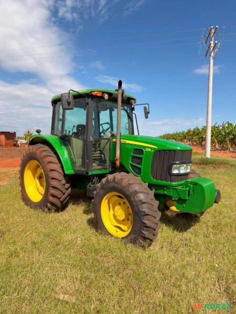 Trator John Deere 6115J Imagem Trator John Deere 6115J