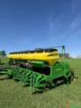 Plantadeira John Deere 2113 CCS (à vácuo) Imagem Plantadeira John Deere 2113 CCS (à vácuo)