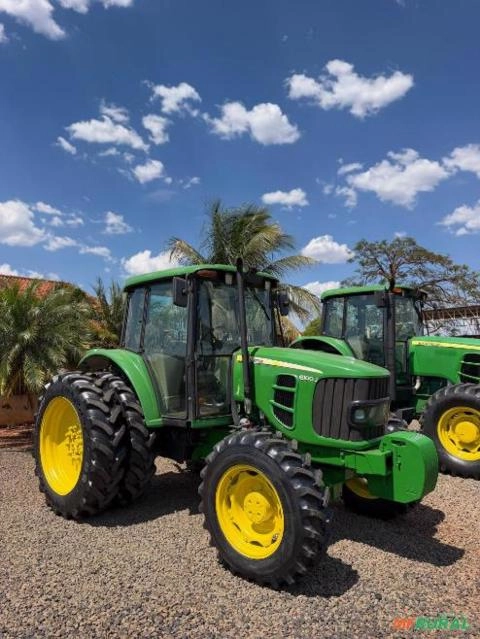 Trator John Deere 6100J Imagem Trator John Deere 6100J