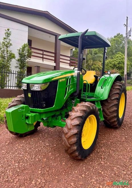 Trator John Deere 5078E Imagem Trator John Deere 5078E