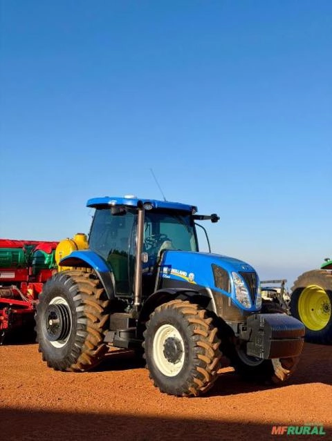 Trator New Holland T7.205 Imagem Trator New Holland T7.205