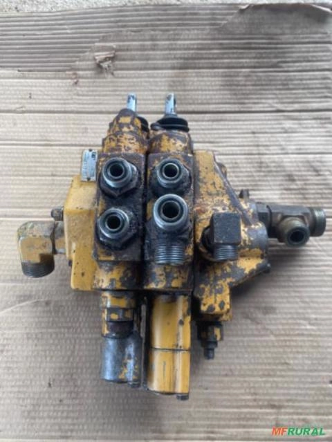 Comando dianteiro retro caterpillar  416B 416C Imagem Comando dianteiro retro caterpillar  416B 416C