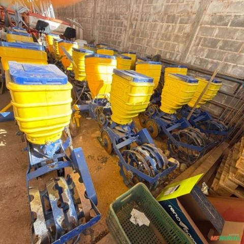 2 Plantadeiras Tatu Própria para amendoim Imagem 2 Plantadeiras Tatu Própria para amendoim