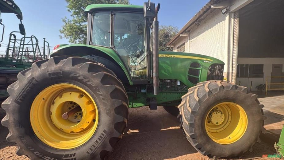Trator John Deere 6180J  Ano 2014 Imagem Trator John Deere 6180J  Ano 2014