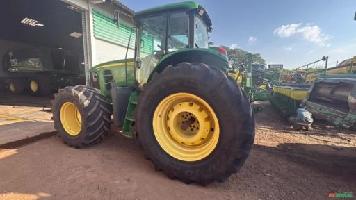 Imagem Trator John Deere 6180J  Ano 2014 Imagem Trator John Deere 6180J  Ano 2014