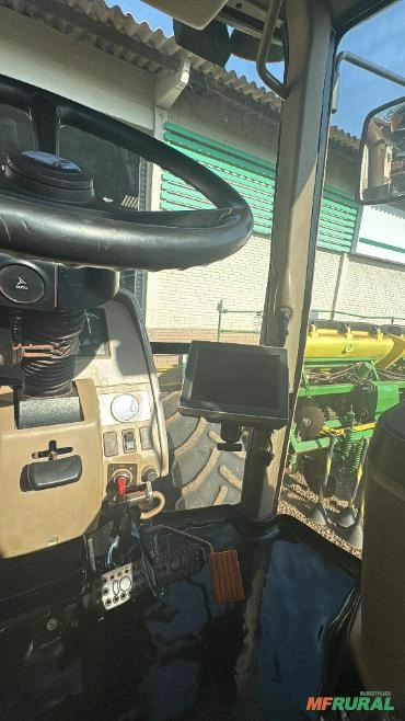 Imagem Trator John Deere 6180J  Ano 2014 Imagem Trator John Deere 6180J  Ano 2014